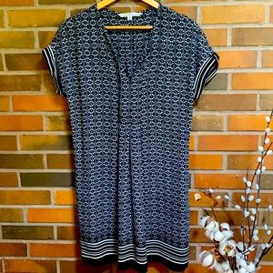 Max Studio black & white shift dress fully lined